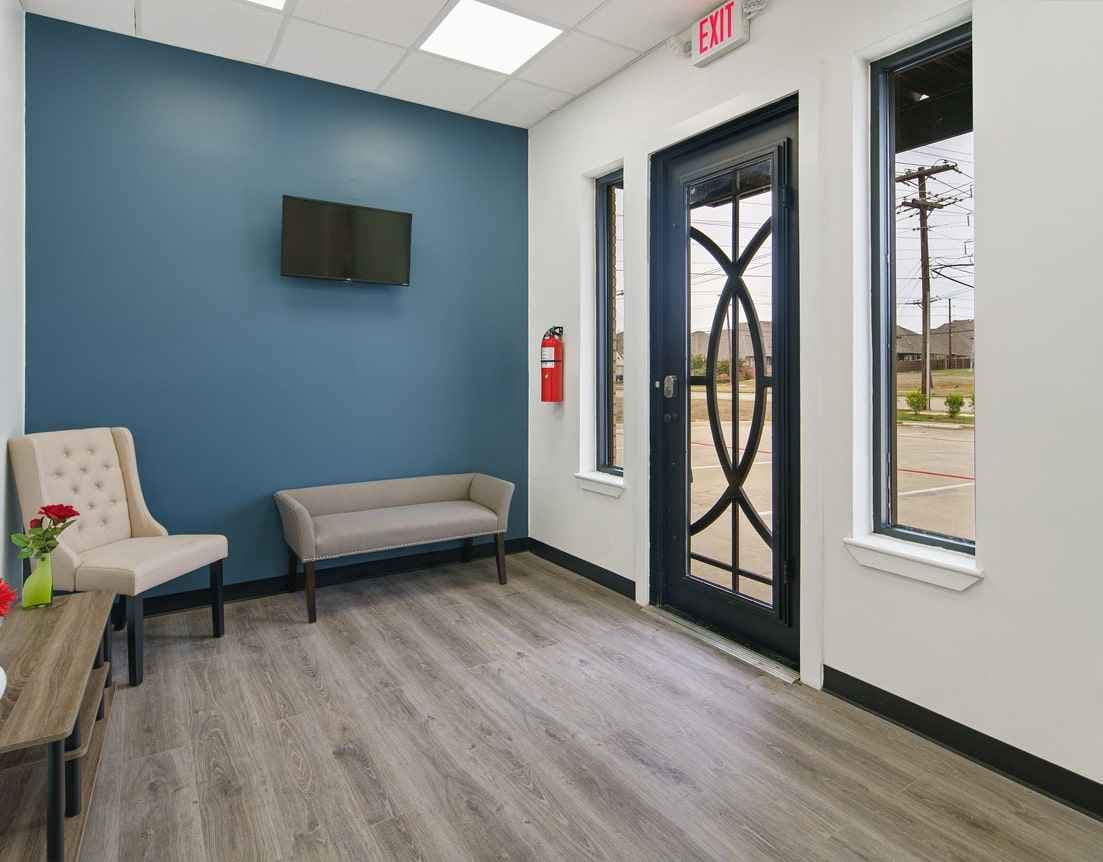 CARROLLTON SUITE – 102 — photo 1
